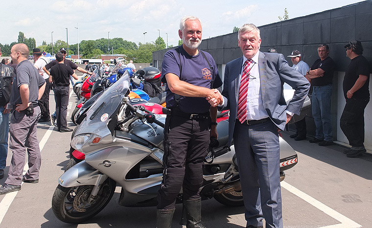 Europese motor-APK definitief van de baan