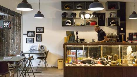 Onesies van leer in Rusty Gold Motorshop