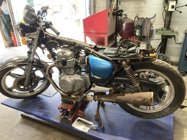 Te Koop Gezocht: Achterspatbord Honda CB250T '77
